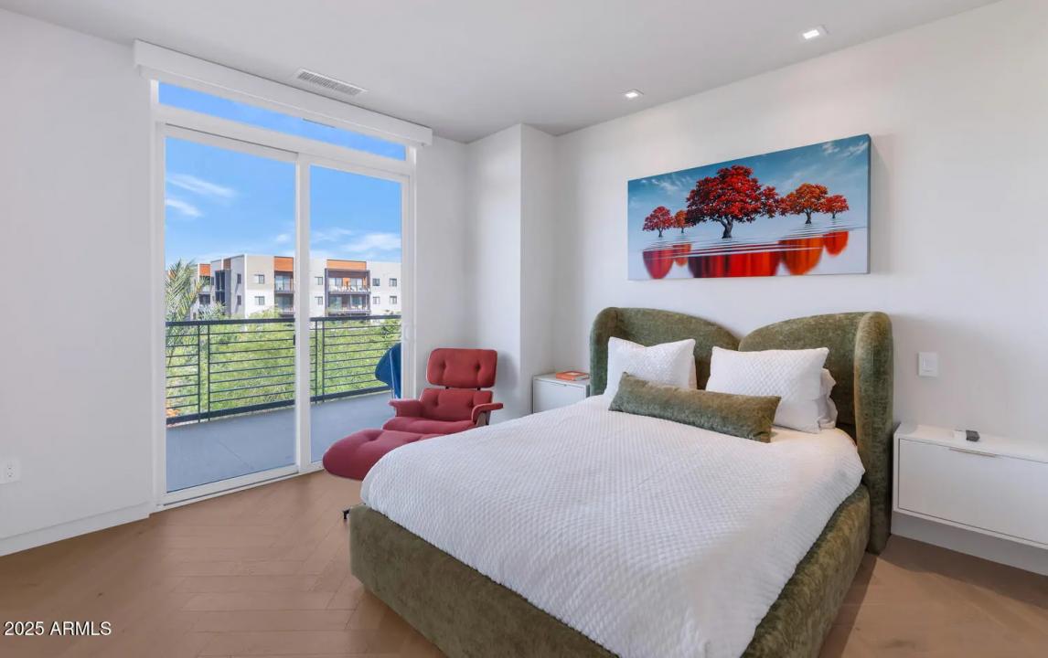 Real Estate Picture 25