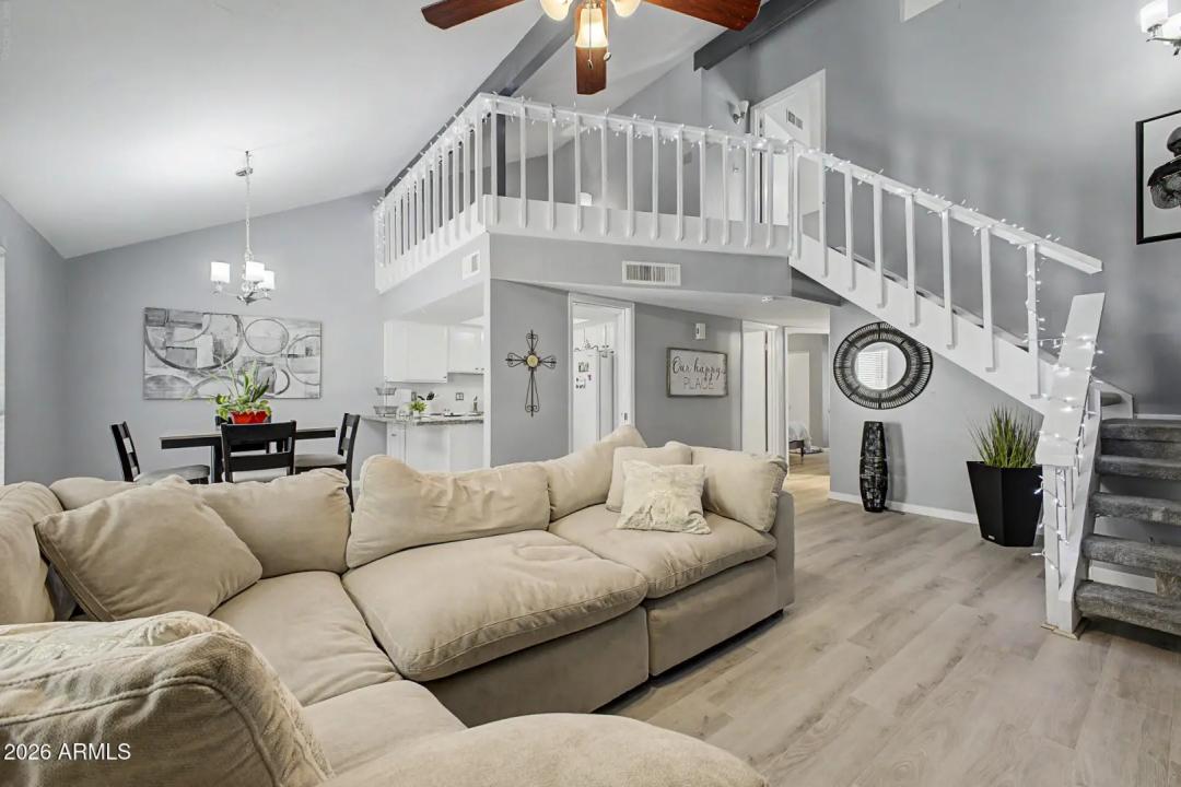 Real Estate Picture 5