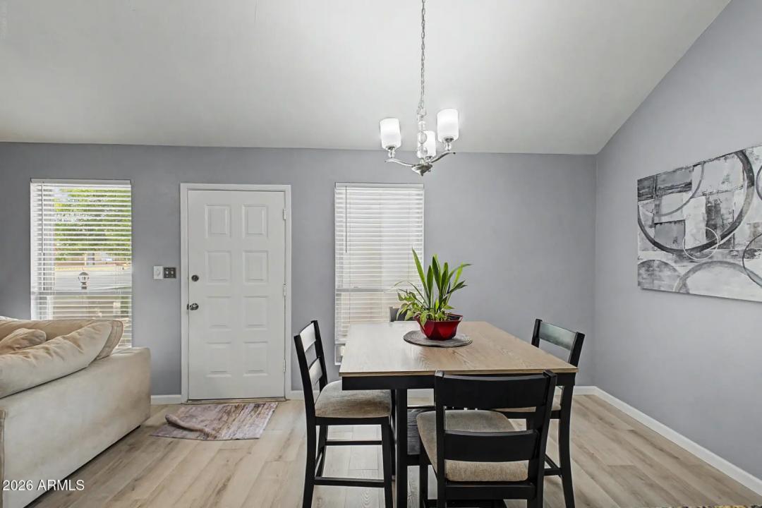 Real Estate Picture 7
