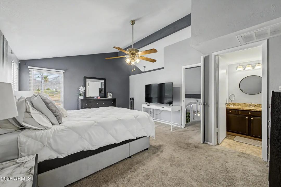 Real Estate Picture 10