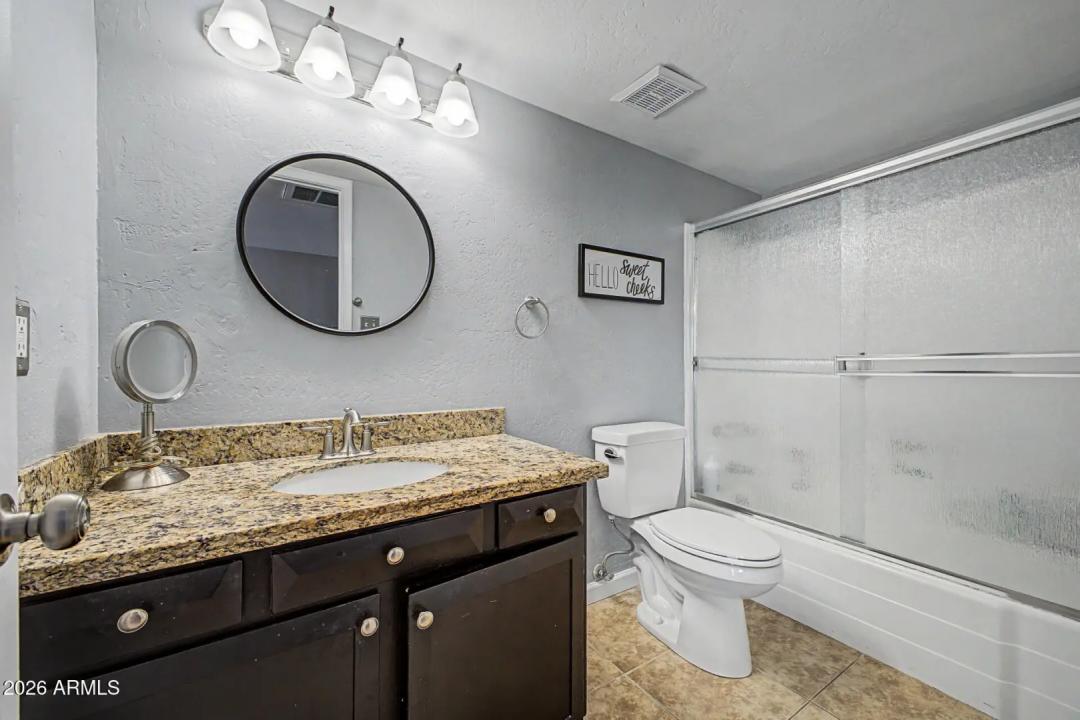 Real Estate Picture 11