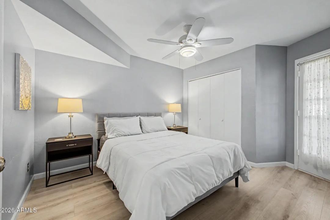 Real Estate Picture 12
