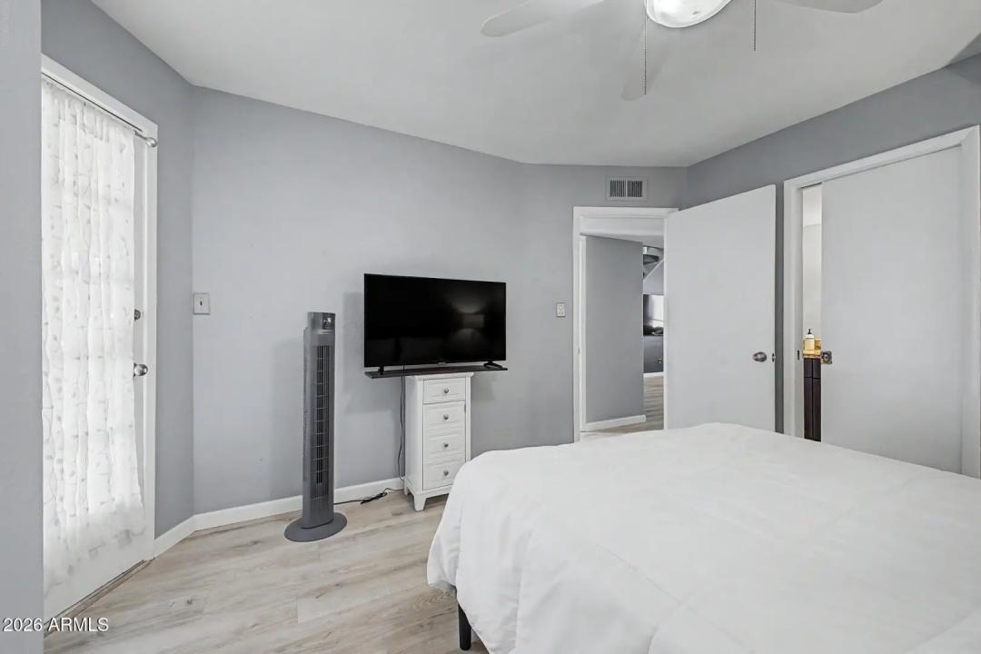 Real Estate Picture 13