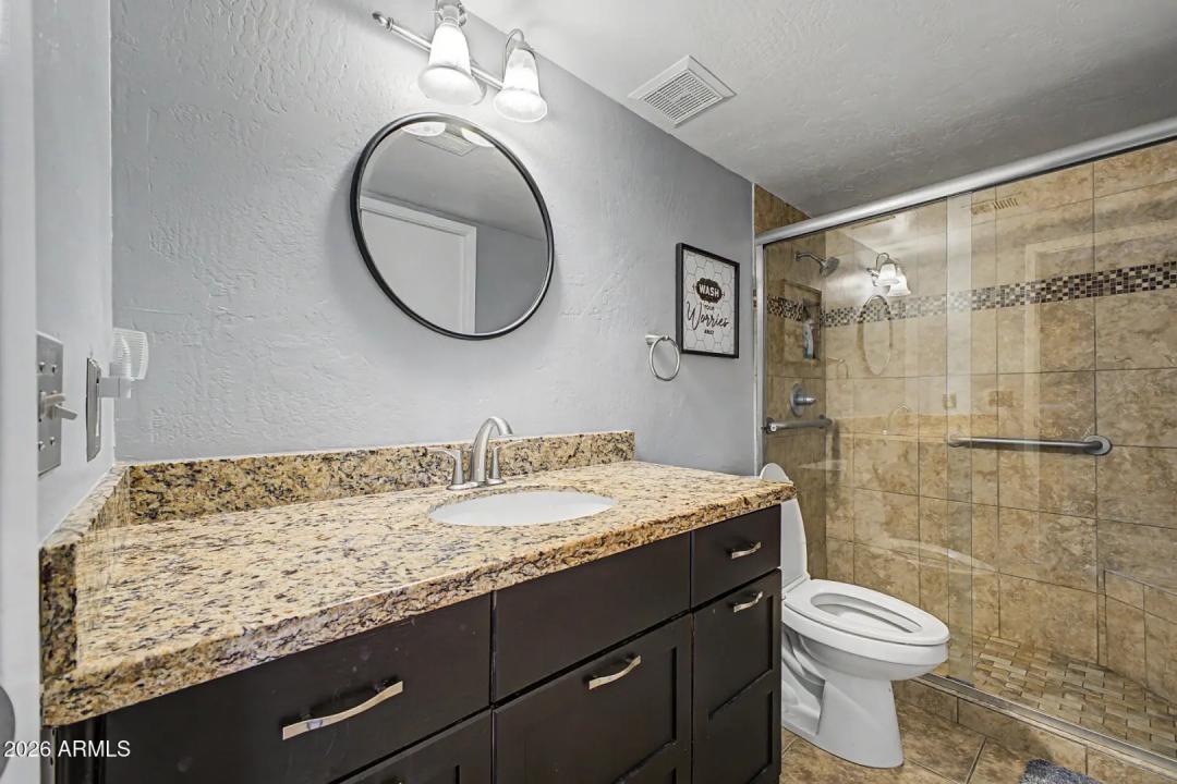 Real Estate Picture 14