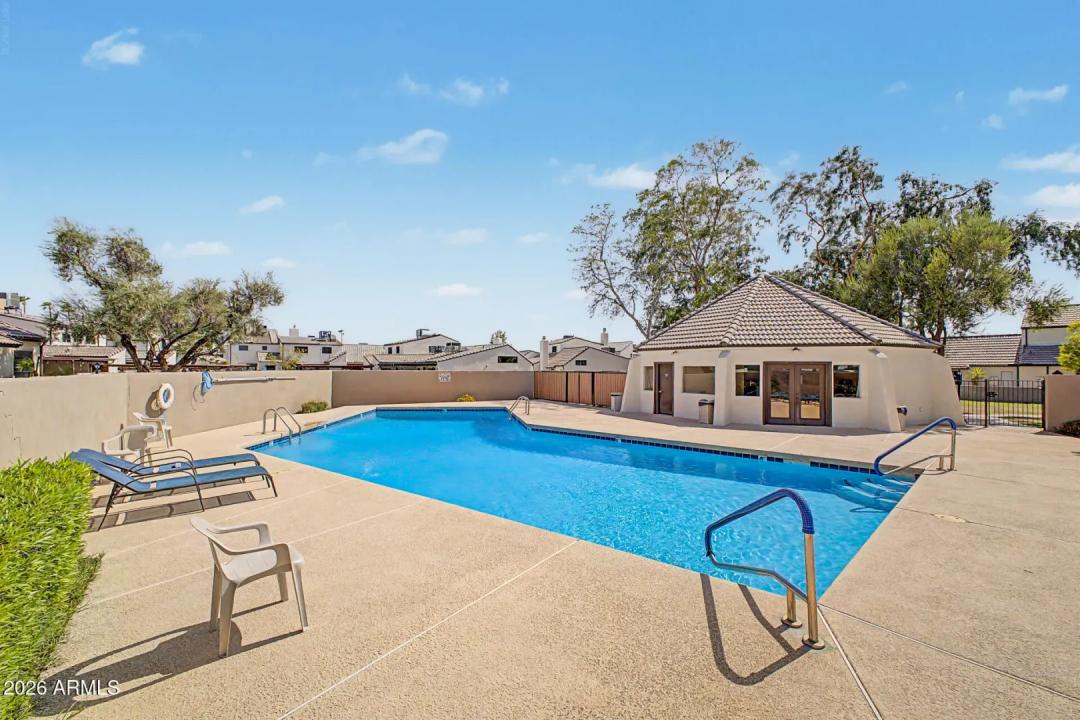 Real Estate Picture 22