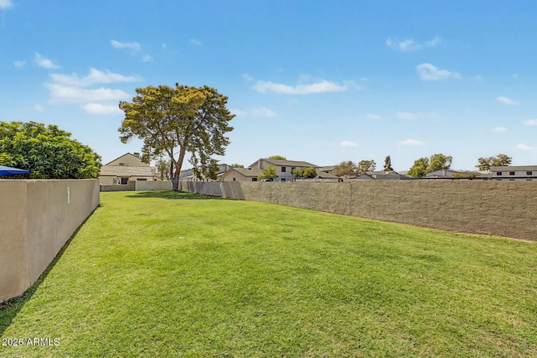 Real Estate Picture 24
