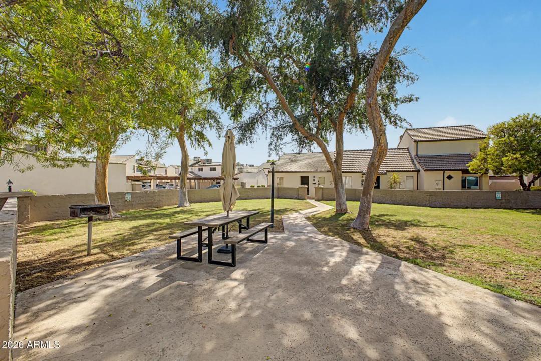 Real Estate Picture 25