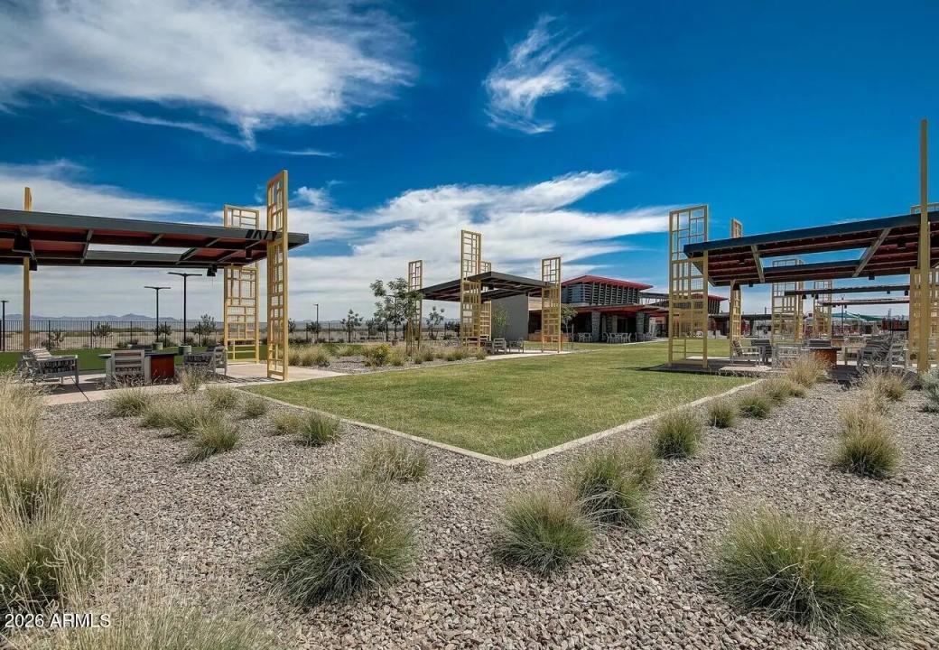 Real Estate Picture 33