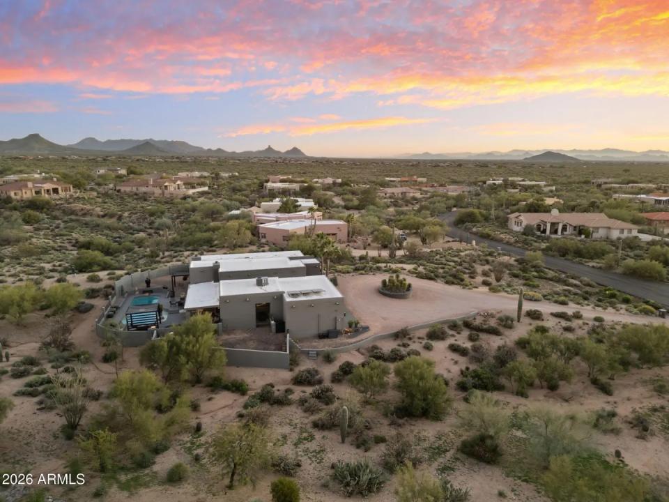 Real Estate Picture 25