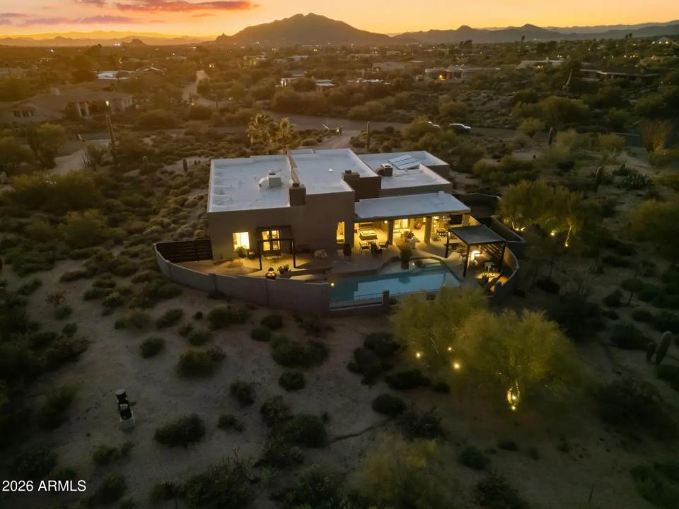 Real Estate Picture 24