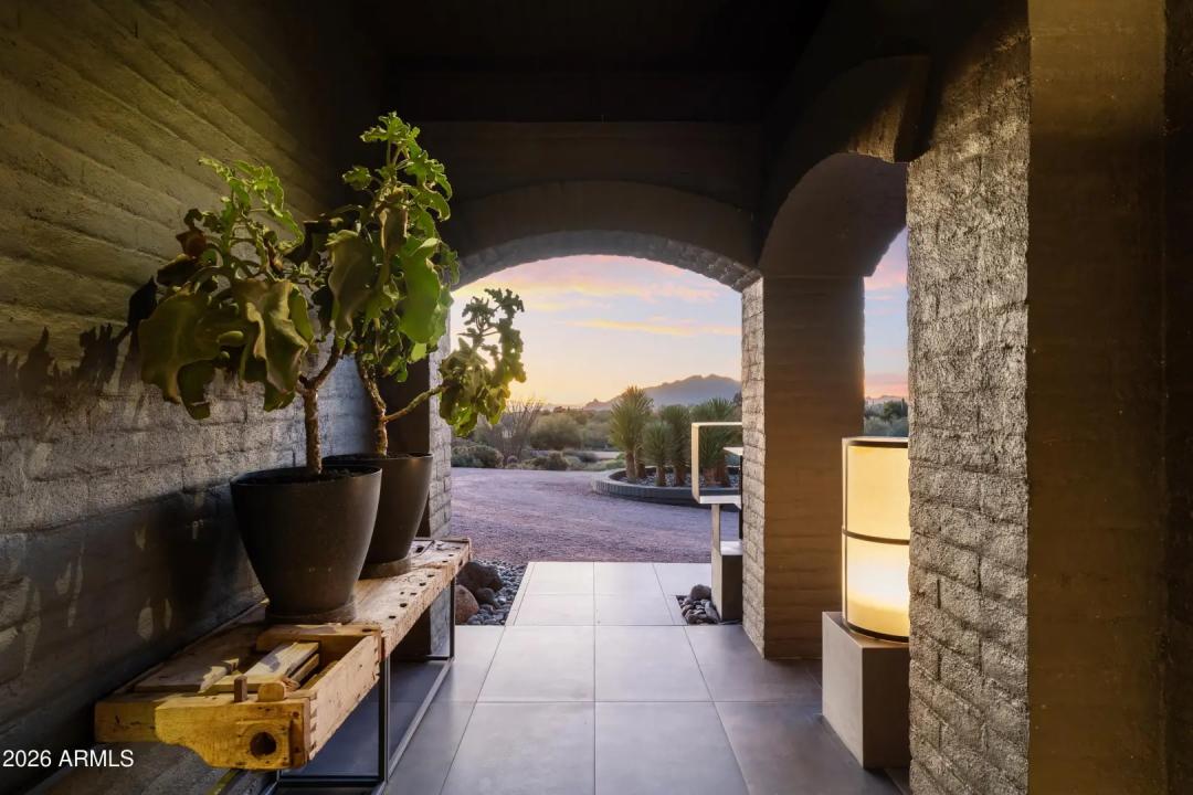 Real Estate Picture 3