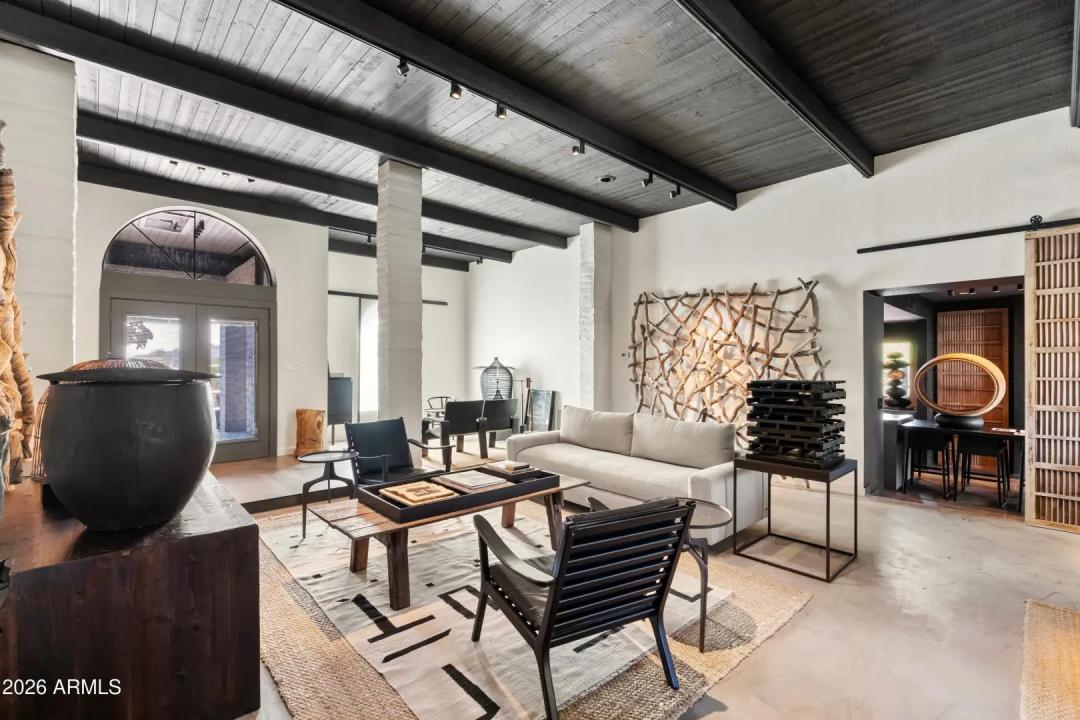 Real Estate Picture 7