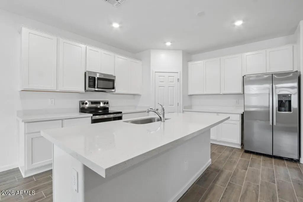 Real Estate Picture 8