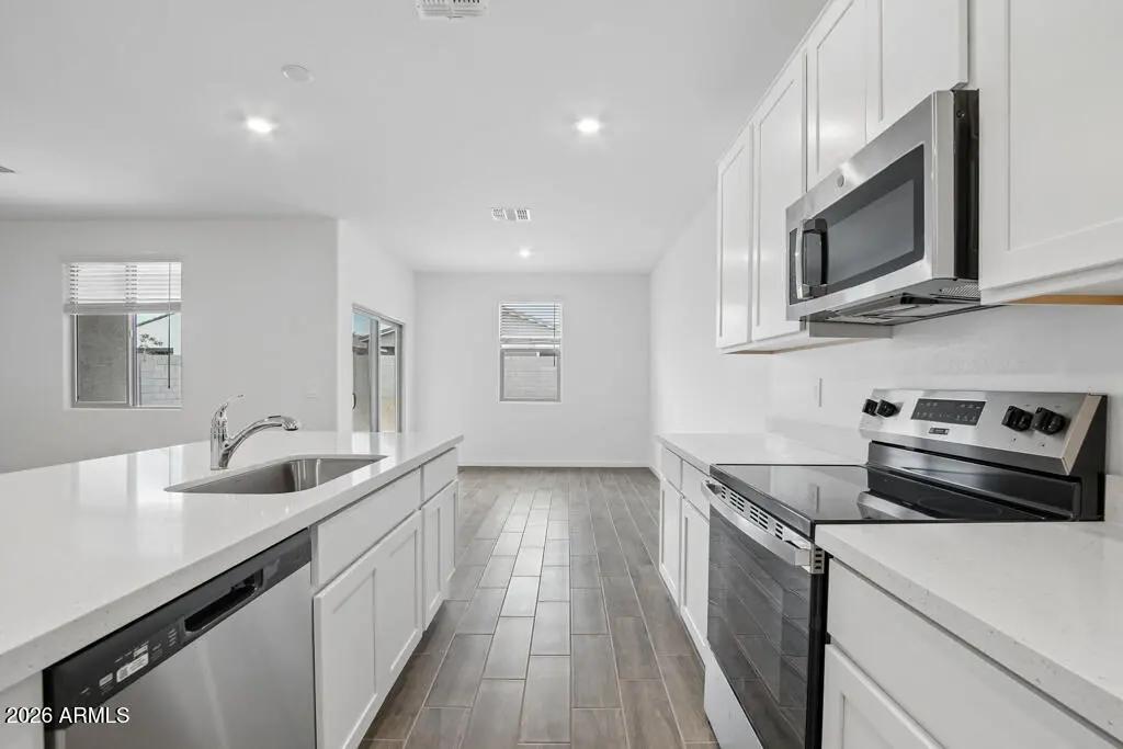 Real Estate Picture 9