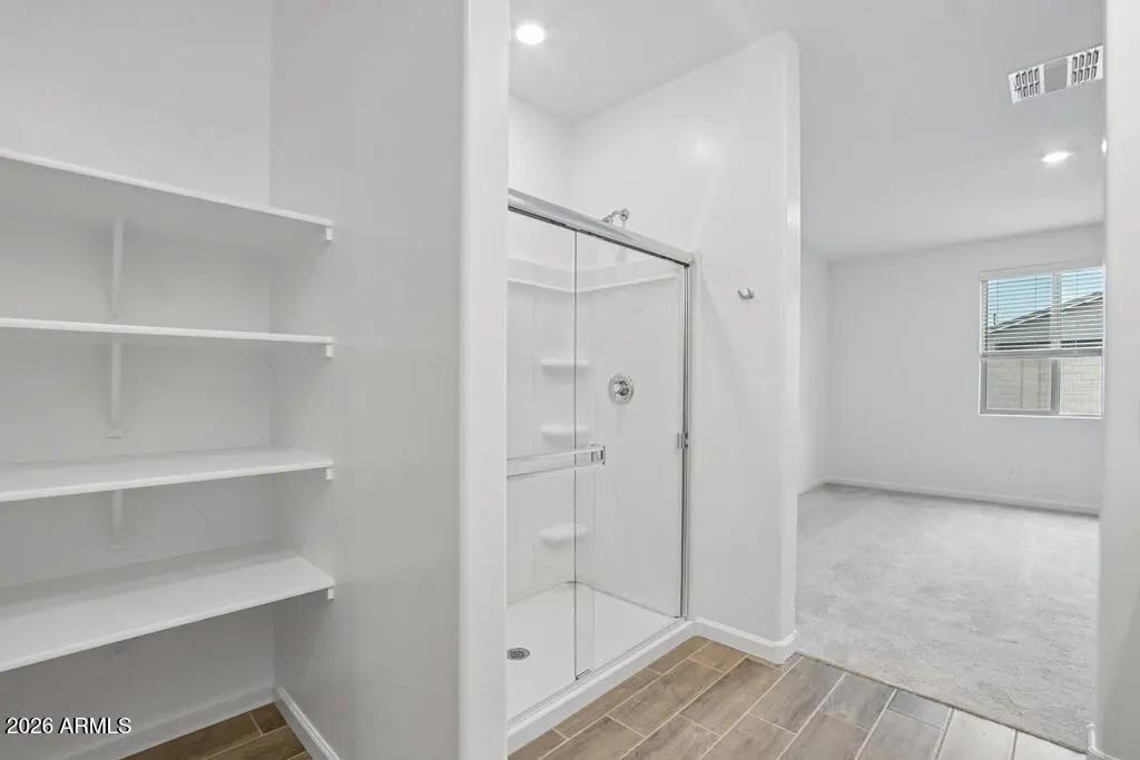 Real Estate Picture 14