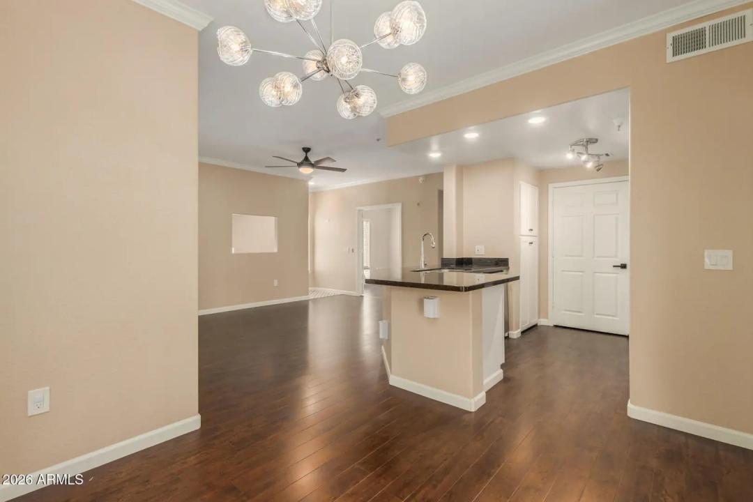 Real Estate Picture 8