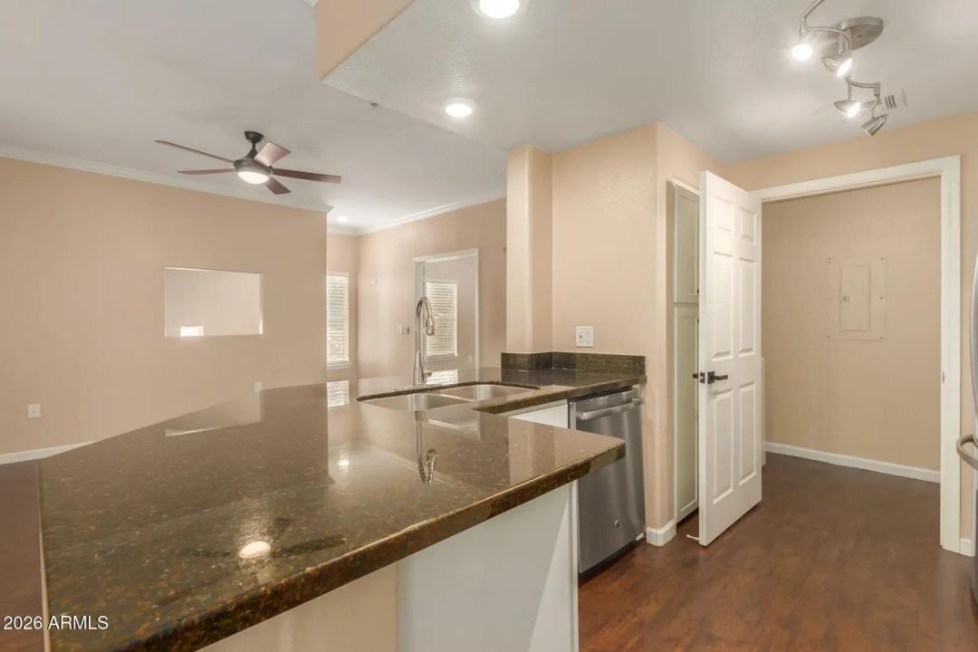 Real Estate Picture 11