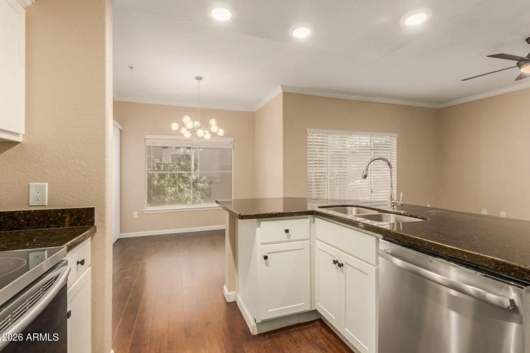 Real Estate Picture 12