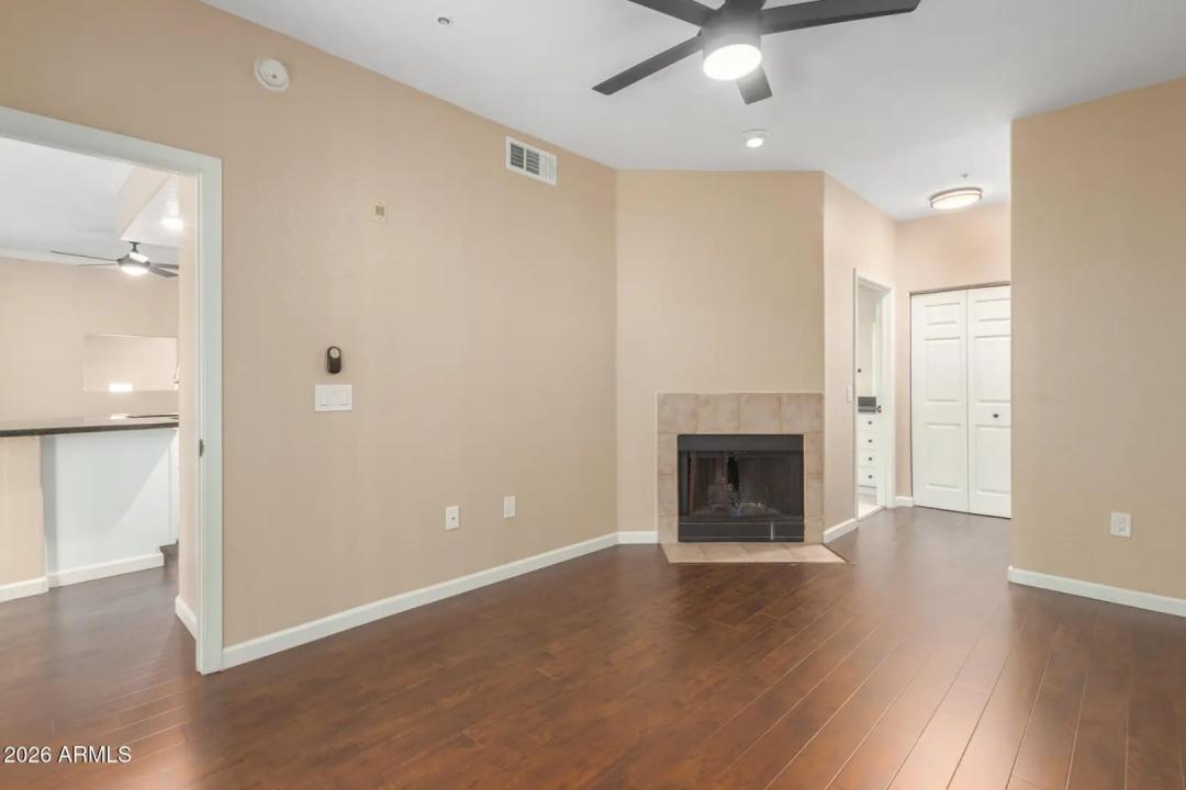 Real Estate Picture 4