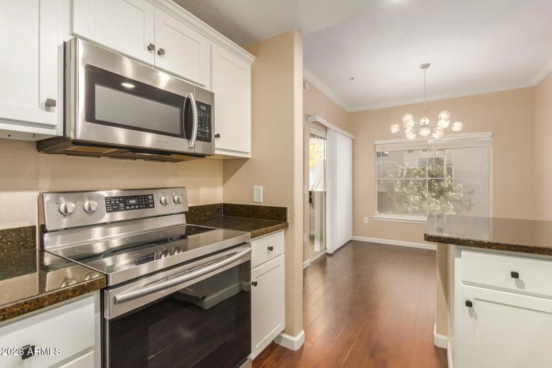Real Estate Picture 3