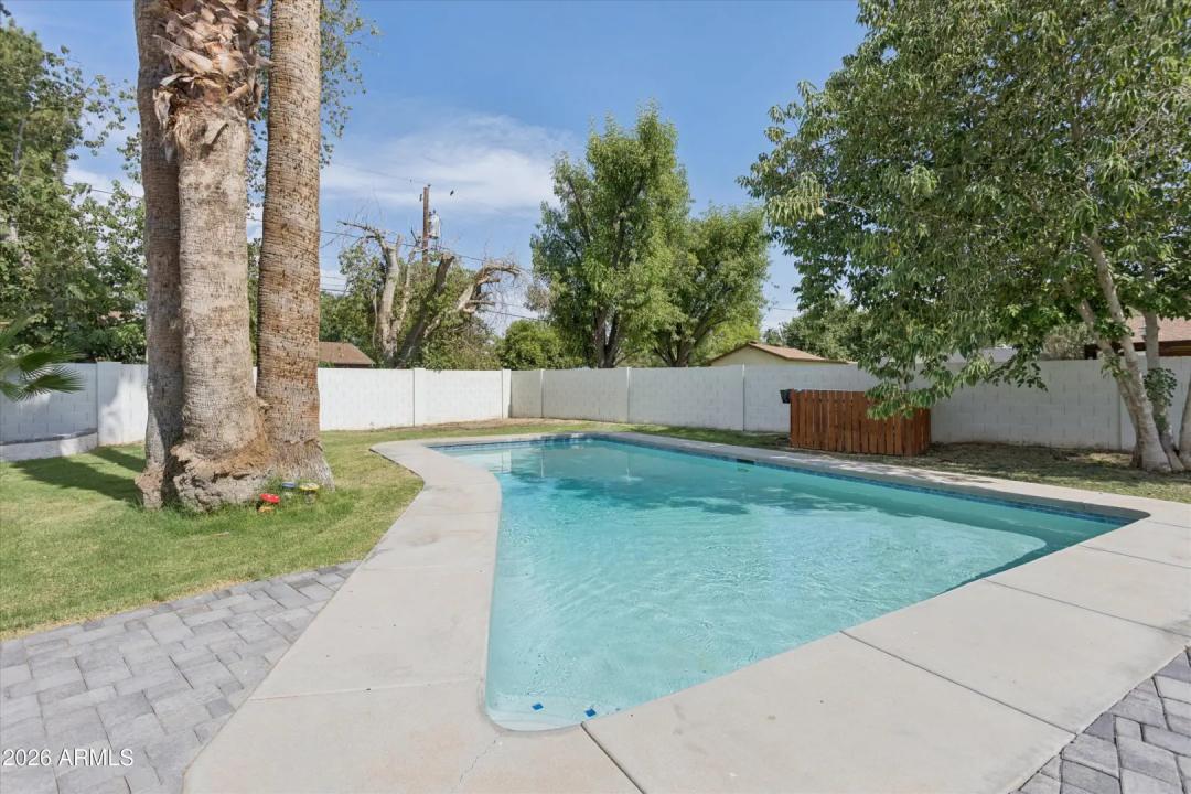 Real Estate Picture 8