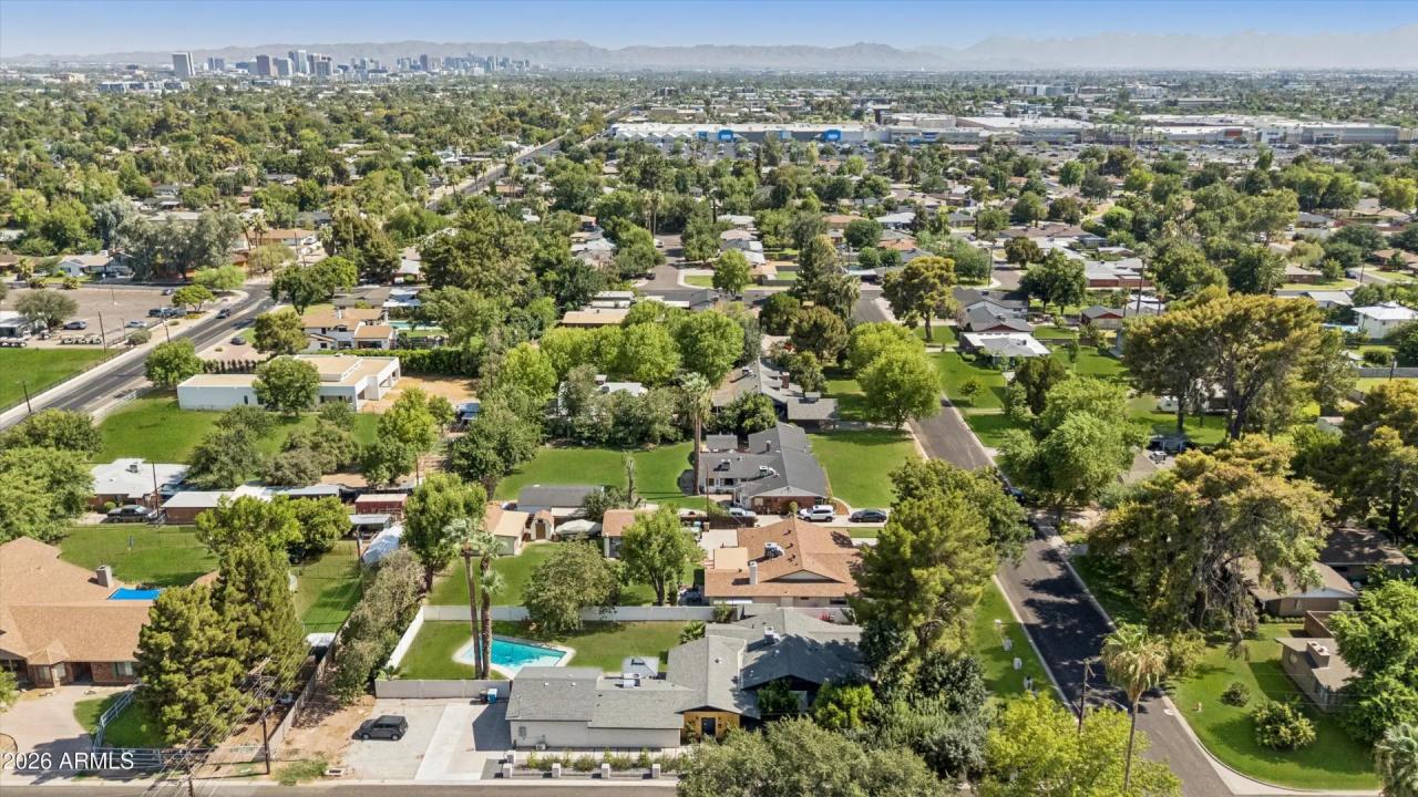 Real Estate Picture 50