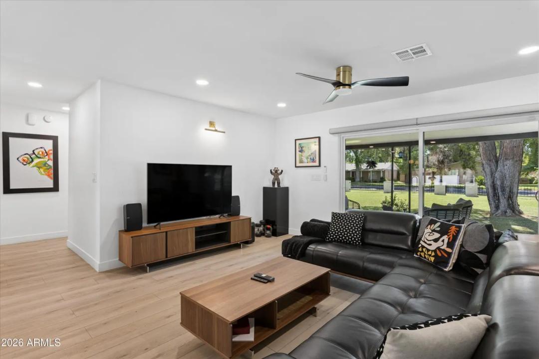 Real Estate Picture 25