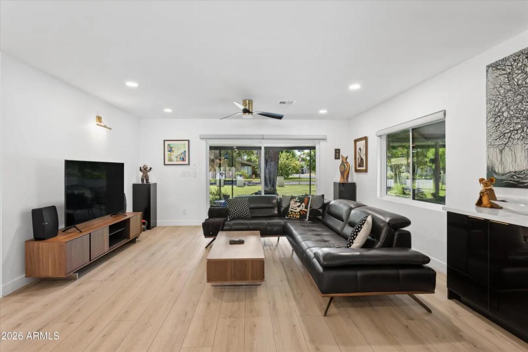 Real Estate Picture 26