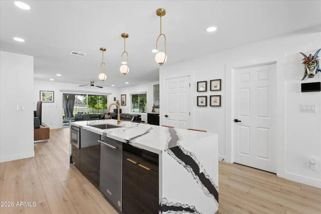Real Estate Picture 22