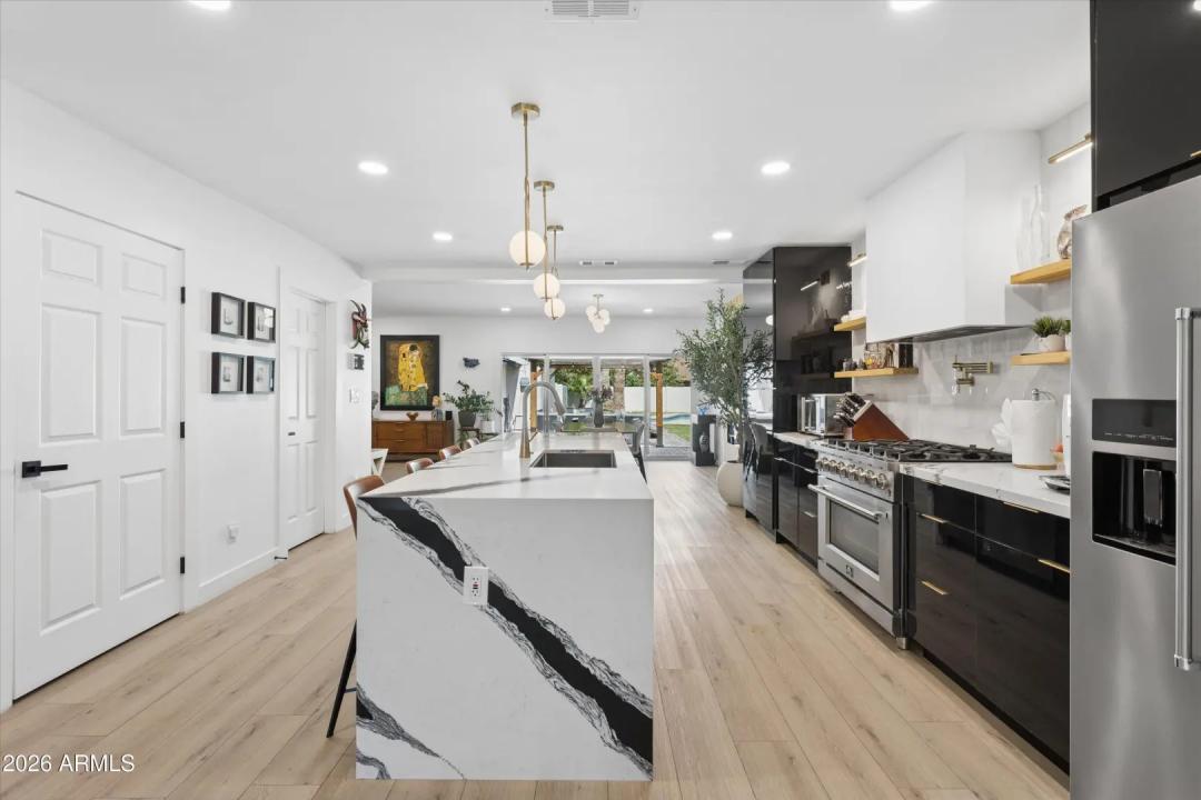 Real Estate Picture 19
