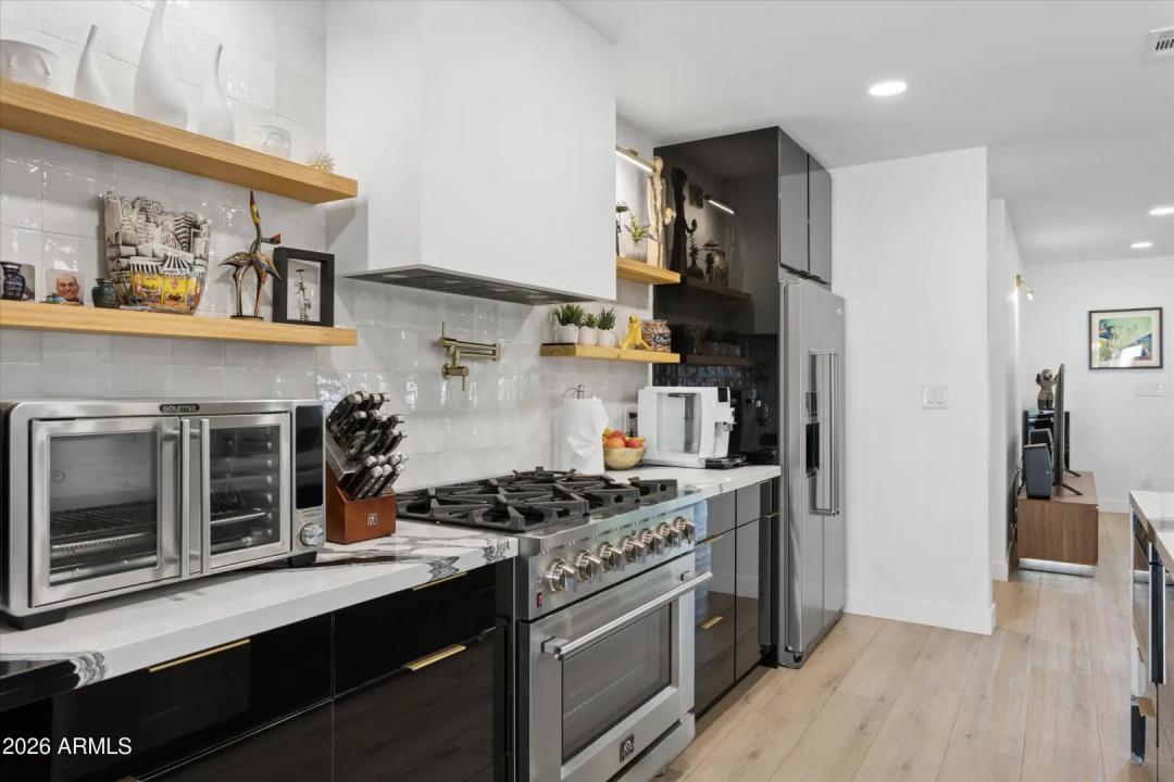 Real Estate Picture 17