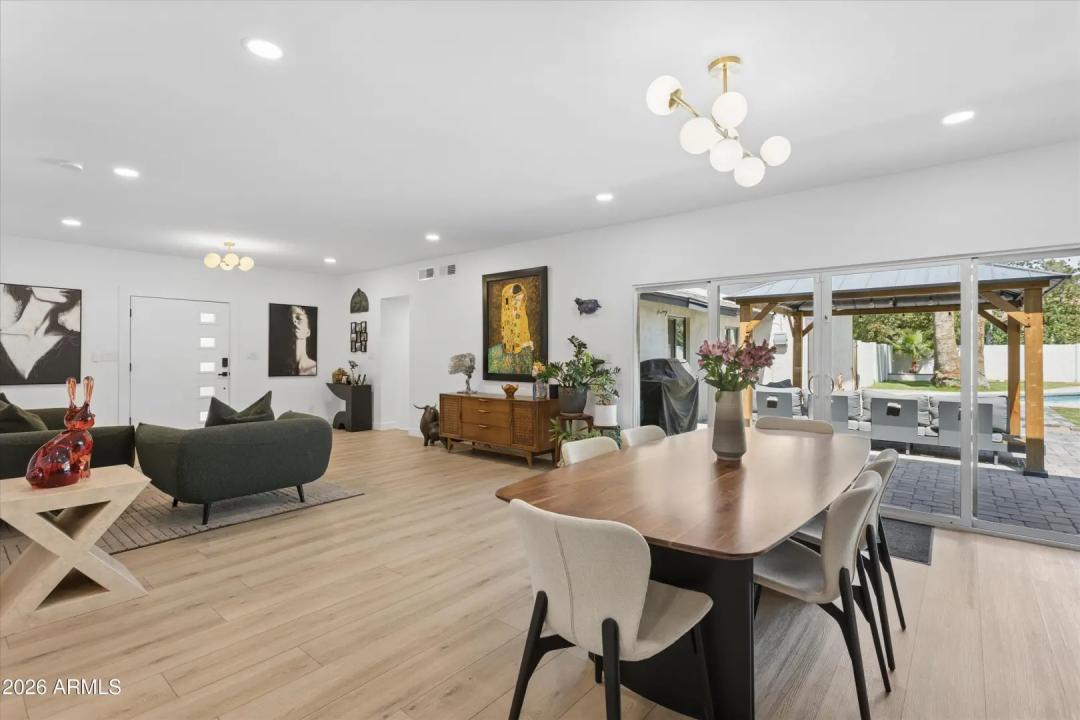 Real Estate Picture 13