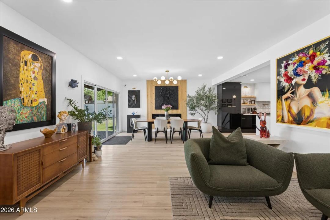 Real Estate Picture 14