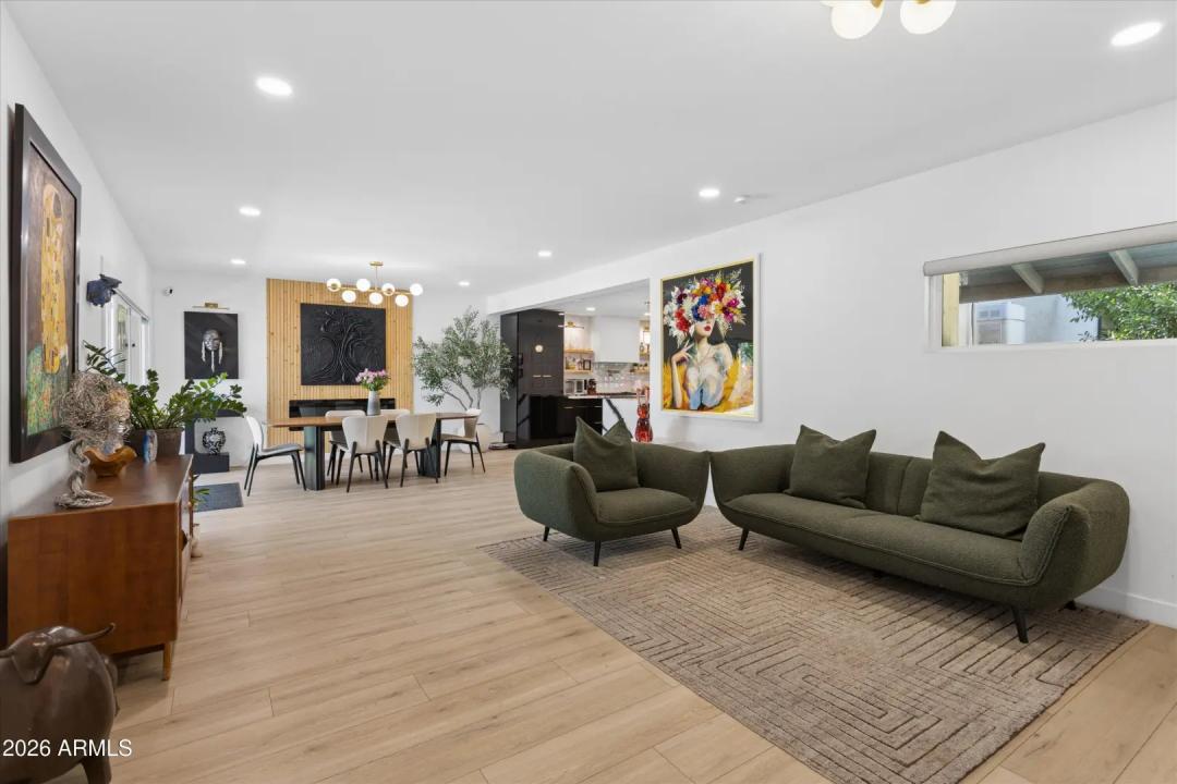Real Estate Picture 9