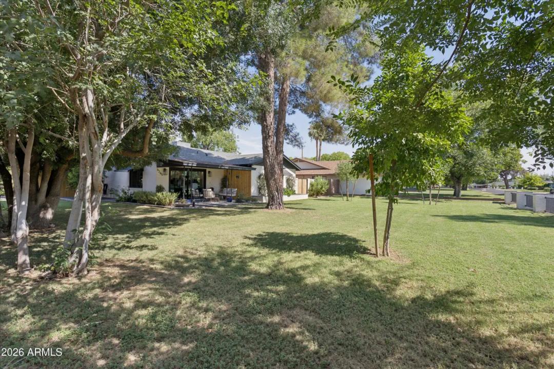 Real Estate Picture 6
