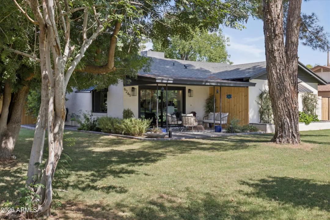 Real Estate Picture 3