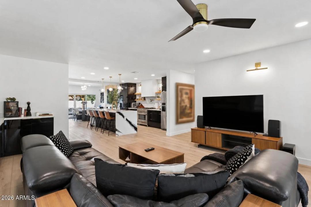 Real Estate Picture 23