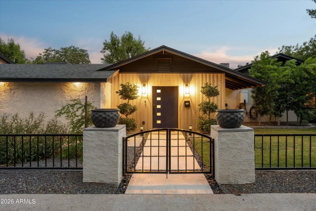 Real Estate Picture 3