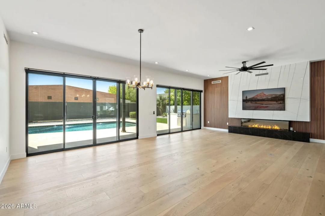 Real Estate Picture 5