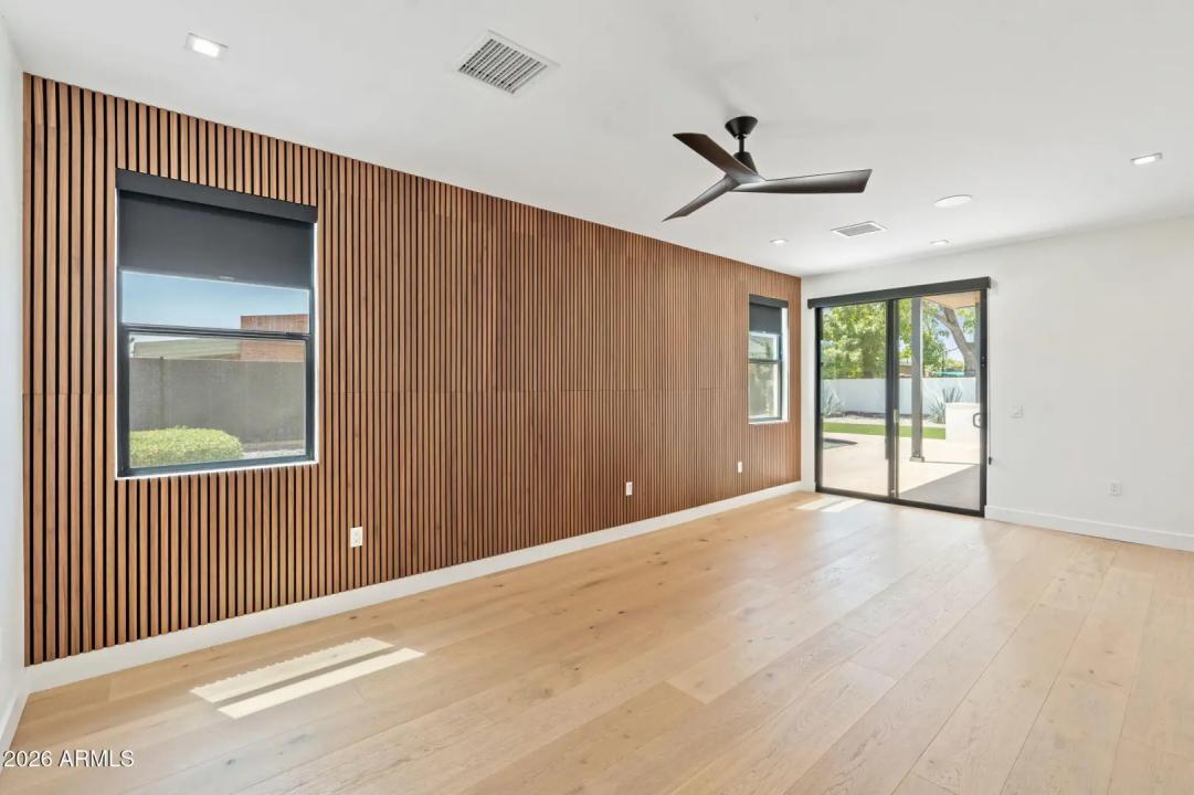 Real Estate Picture 15