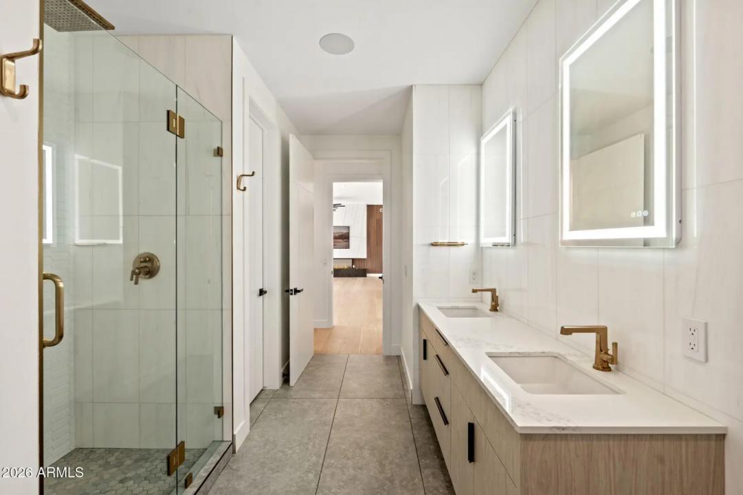 Real Estate Picture 18