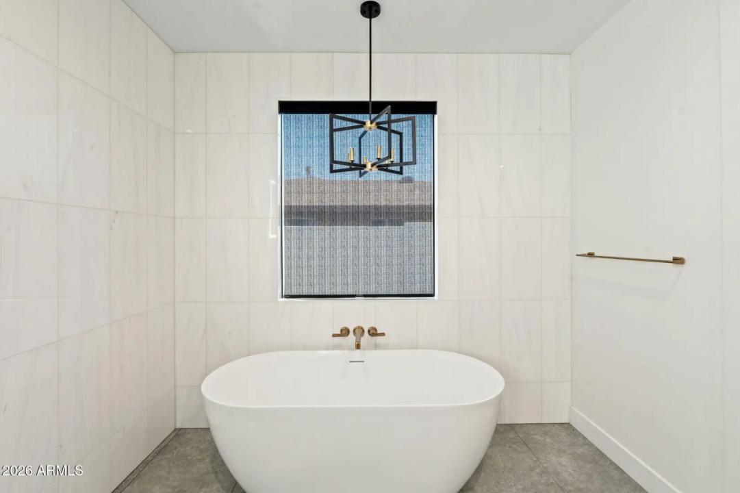 Real Estate Picture 19