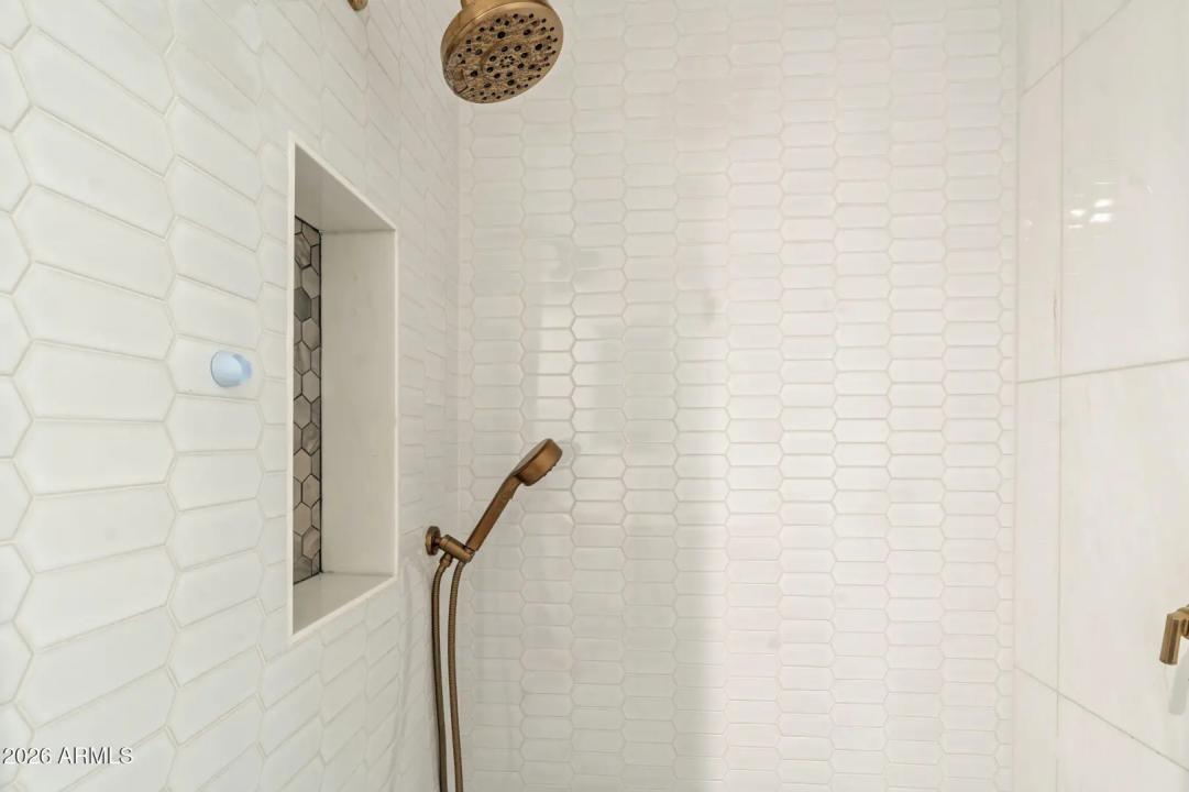 Real Estate Picture 20