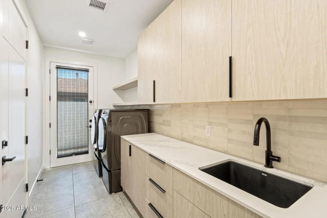 Real Estate Picture 22