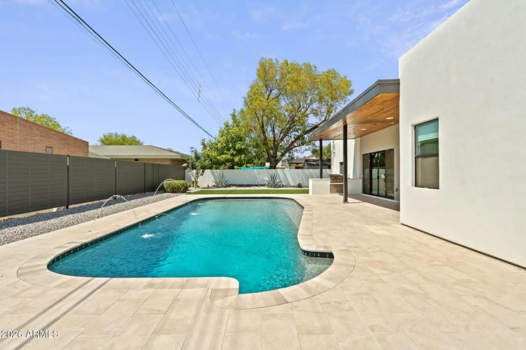 Real Estate Picture 34