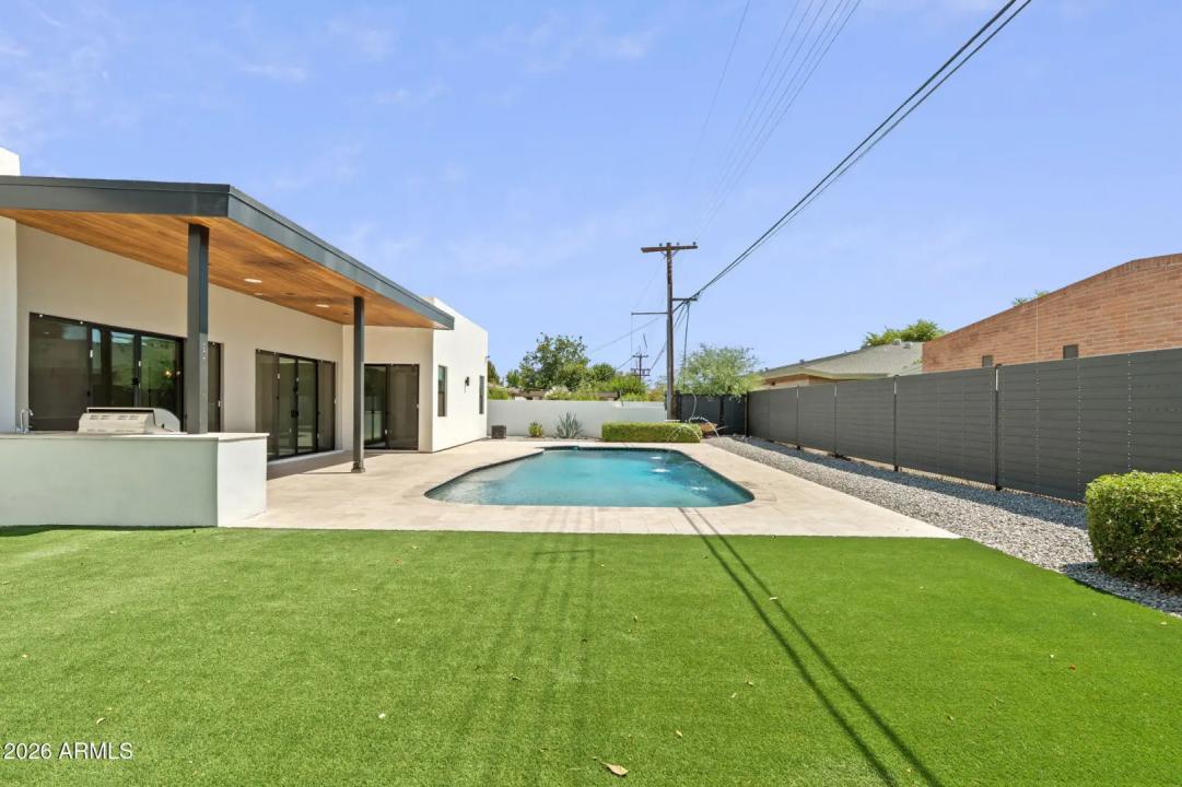 Real Estate Picture 37