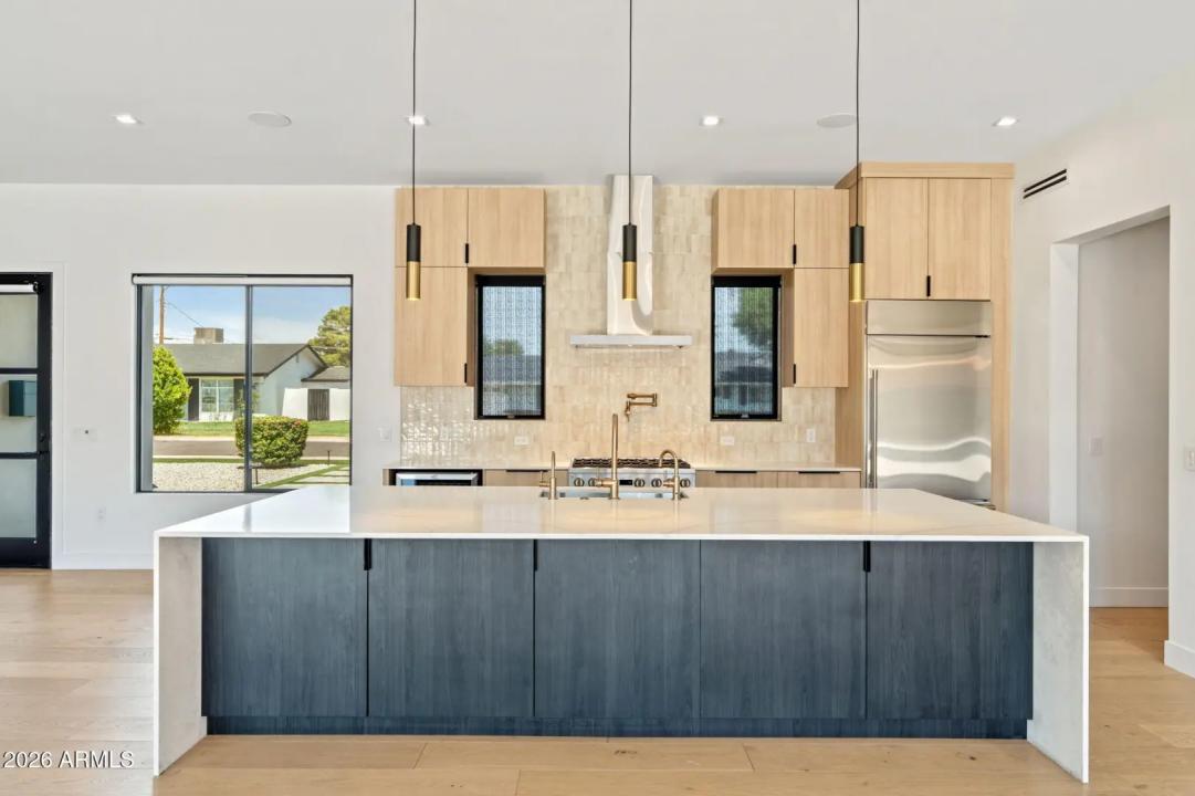 Real Estate Picture 10