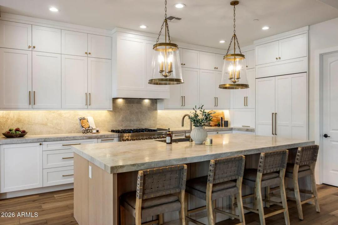 Real Estate Picture 12