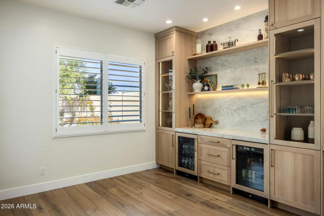 Real Estate Picture 15