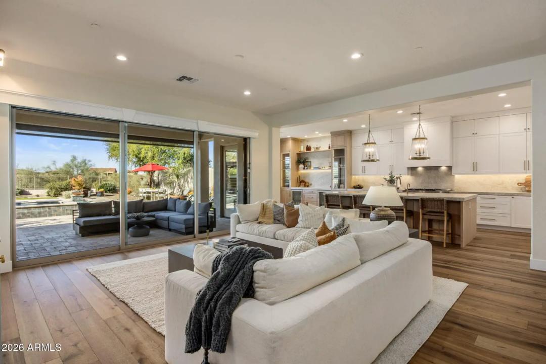 Real Estate Picture 16
